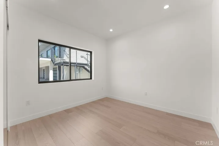 2155 Glenada Avenue D, Montrose, California 91020