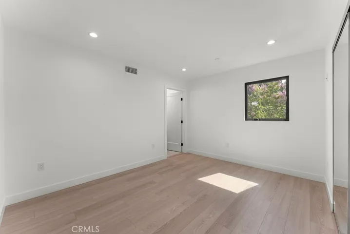 2155 Glenada Avenue D, Montrose, California 91020