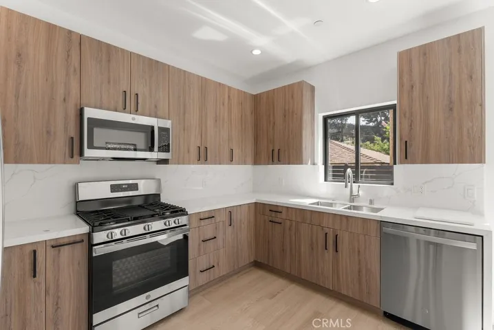 2155 Glenada Avenue D, Montrose, California 91020