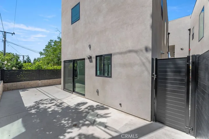 2155 Glenada Avenue D, Montrose, California 91020