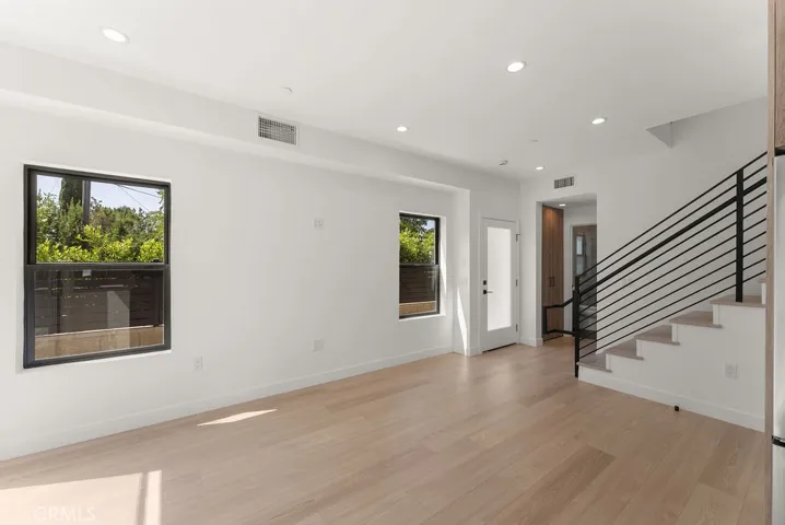 2155 Glenada Avenue D, Montrose, California 91020