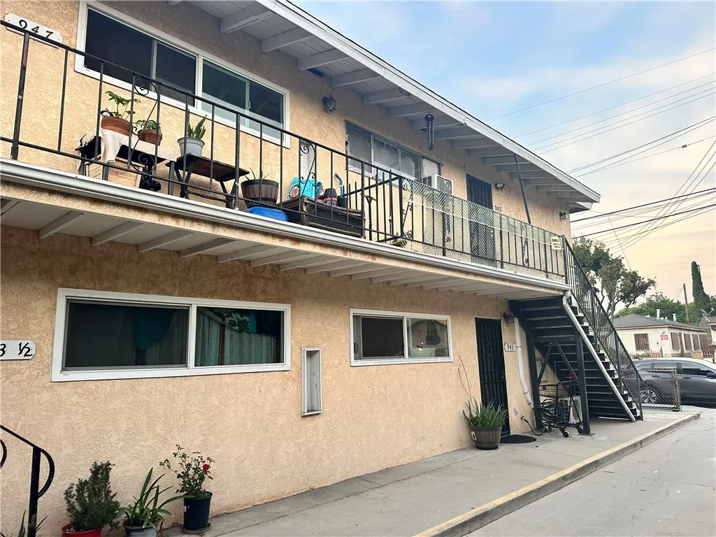 945 Record Ave, Los Angeles, California 90023 home-pic-1