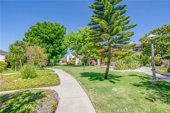 Lushly landscaped community walking paths.