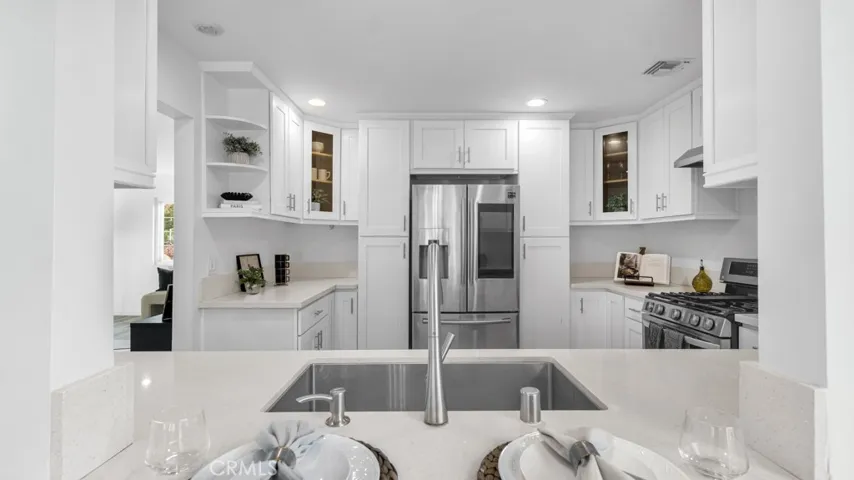 2885 Fitzgerald Road, Simi Valley, California 93065