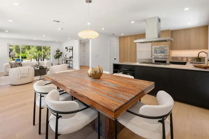 1305 Tartan Trail Road, Hillsborough, California 94010
