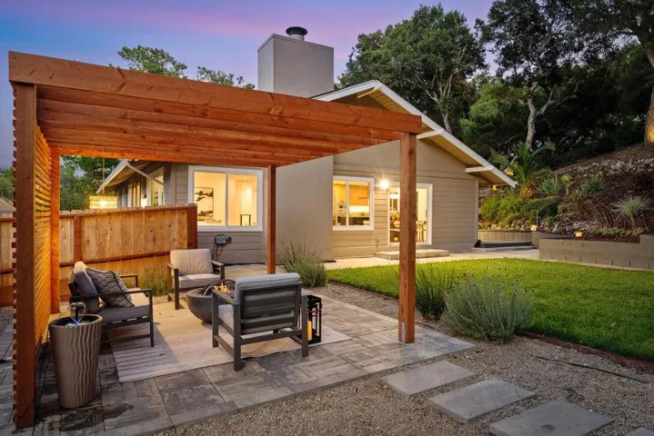 1305 Tartan Trail Road, Hillsborough, California 94010