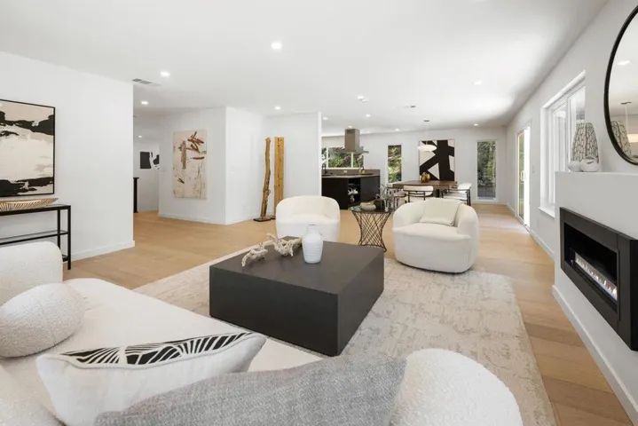 1305 Tartan Trail Road, Hillsborough, California 94010