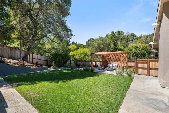 1305 Tartan Trail Road, Hillsborough, California 94010