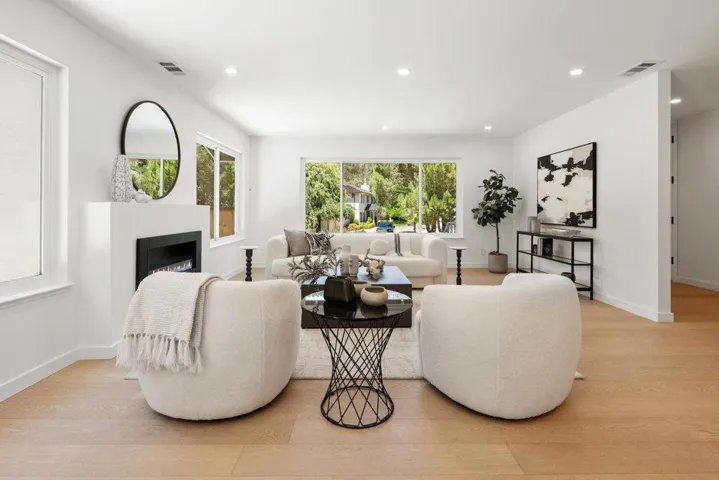 1305 Tartan Trail Road, Hillsborough, California 94010