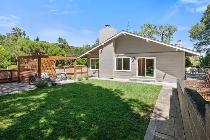 1305 Tartan Trail Road, Hillsborough, California 94010