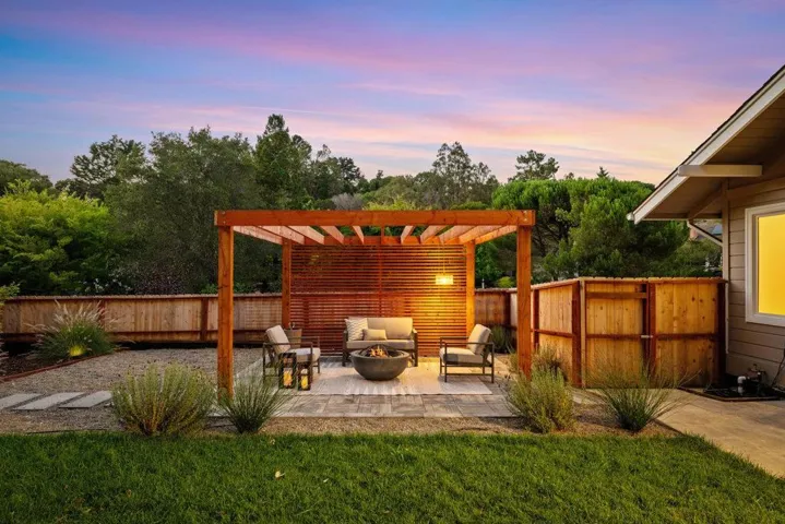 1305 Tartan Trail Road, Hillsborough, California 94010