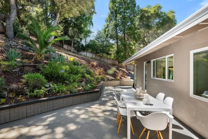 1305 Tartan Trail Road, Hillsborough, California 94010