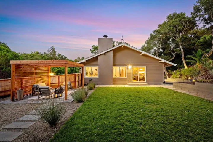 1305 Tartan Trail Road, Hillsborough, California 94010
