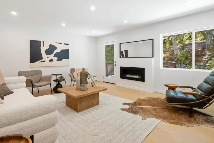 1305 Tartan Trail Road, Hillsborough, California 94010