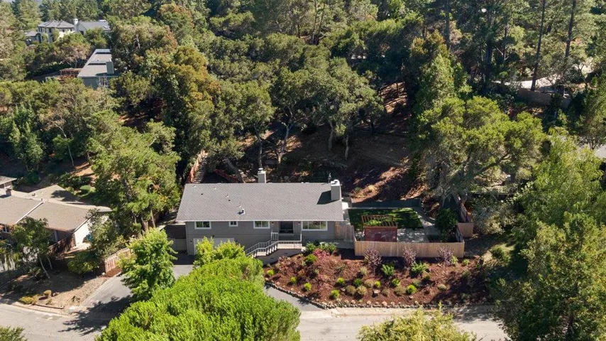 1305 Tartan Trail Road, Hillsborough, California 94010
