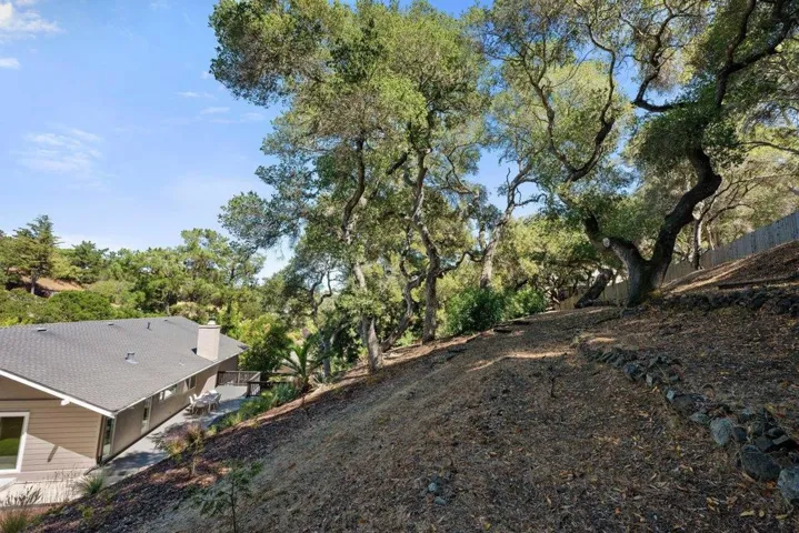 1305 Tartan Trail Road, Hillsborough, California 94010