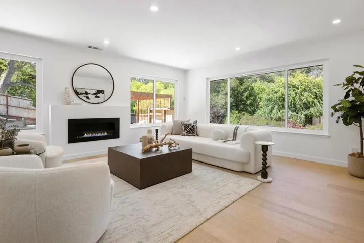 1305 Tartan Trail Road, Hillsborough, California 94010
