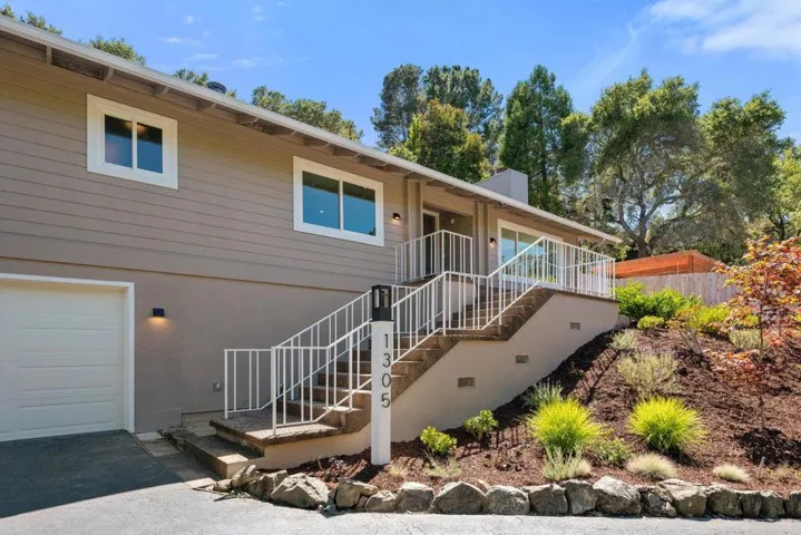 1305 Tartan Trail Road, Hillsborough, California 94010