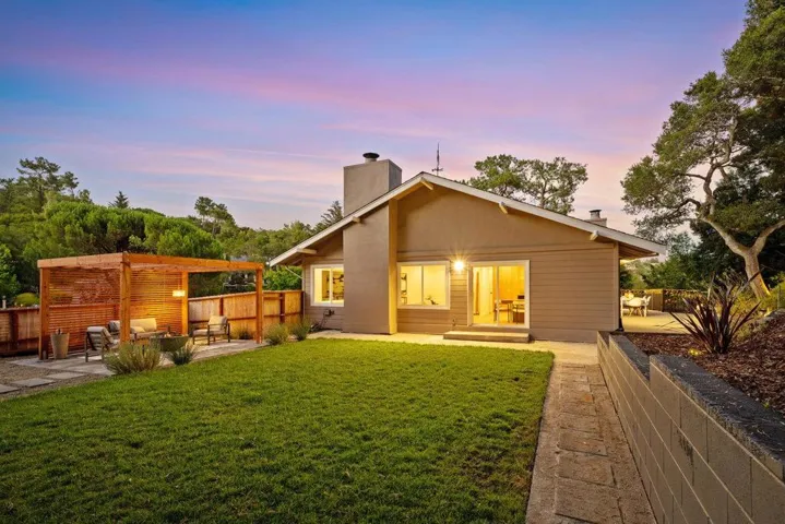 1305 Tartan Trail Road, Hillsborough, California 94010