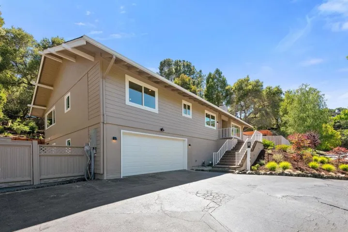 1305 Tartan Trail Road, Hillsborough, California 94010