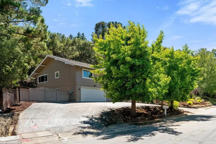 1305 Tartan Trail Road, Hillsborough, California 94010