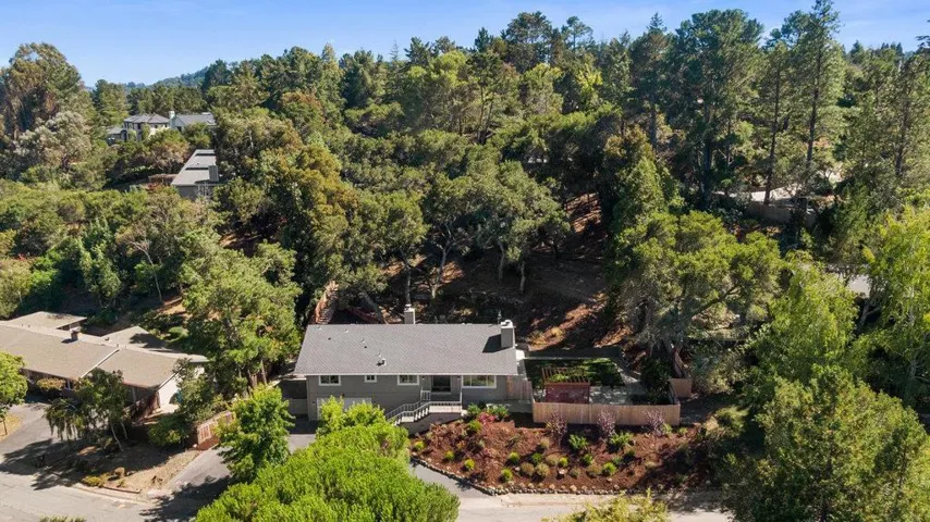 1305 Tartan Trail Road, Hillsborough, California 94010