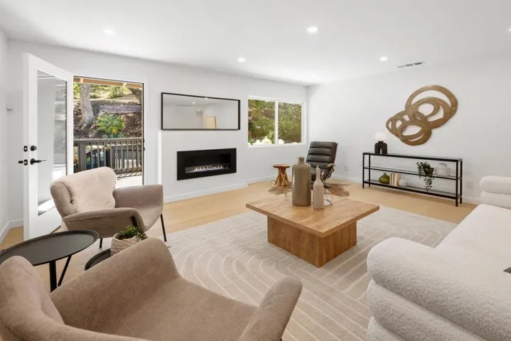 1305 Tartan Trail Road, Hillsborough, California 94010