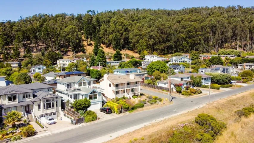 962 Malaga Street, El Granada, California 94018