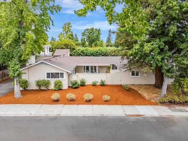 1471 Arcadia Place, Palo Alto, California 94303