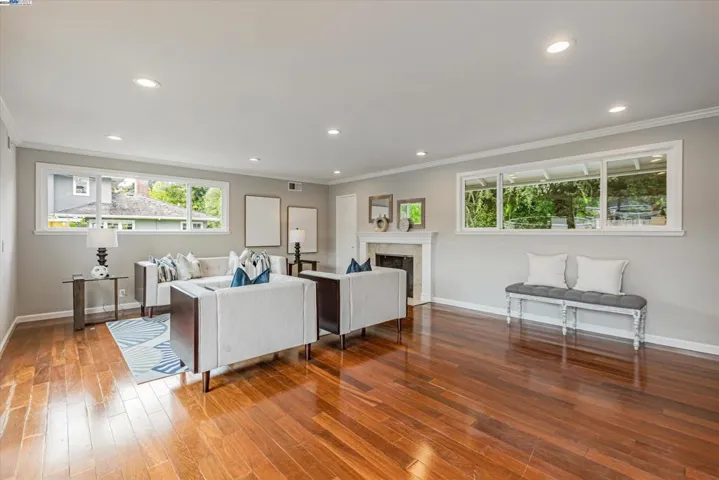 1471 Arcadia Place, Palo Alto, California 94303