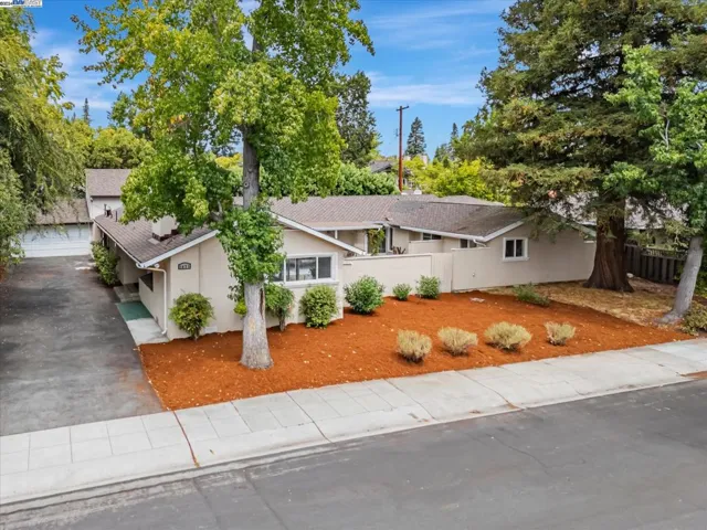1471 Arcadia Place, Palo Alto, California 94303