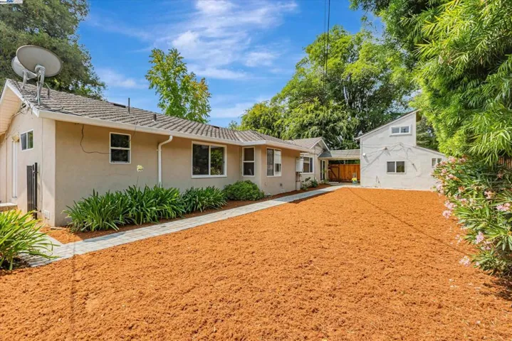 1471 Arcadia Place, Palo Alto, California 94303
