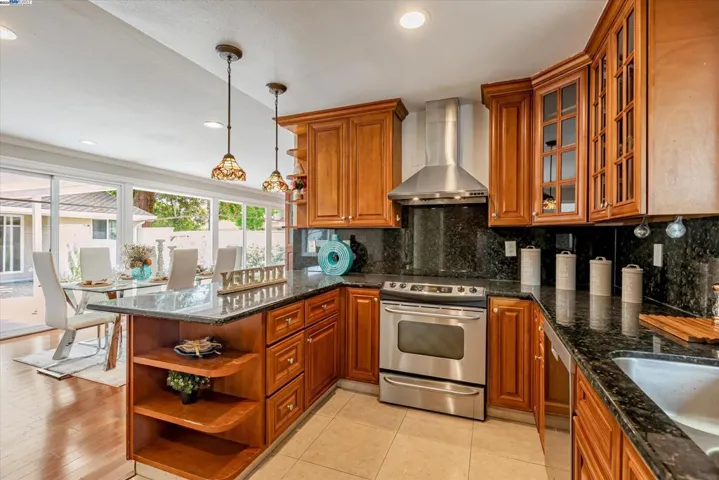 1471 Arcadia Place, Palo Alto, California 94303