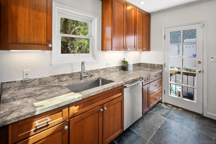 2710 Chatsworth Blvd, San Diego, California 92106