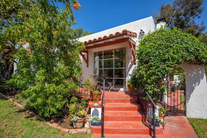 2710 Chatsworth Blvd, San Diego, California 92106