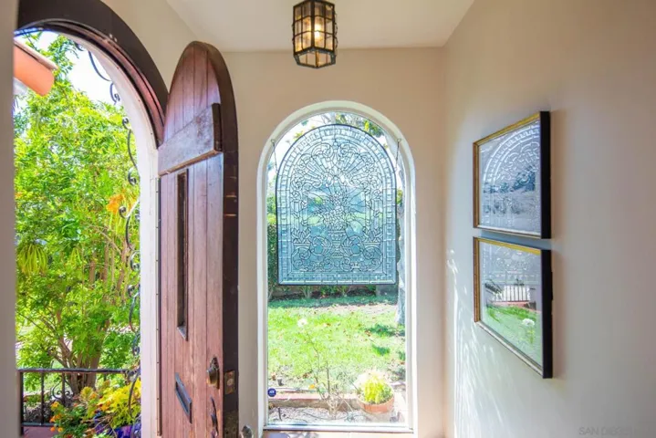 2710 Chatsworth Blvd, San Diego, California 92106