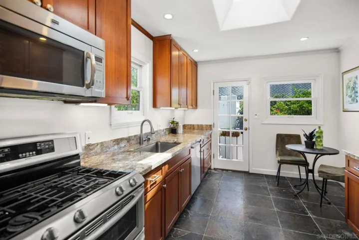 2710 Chatsworth Blvd, San Diego, California 92106
