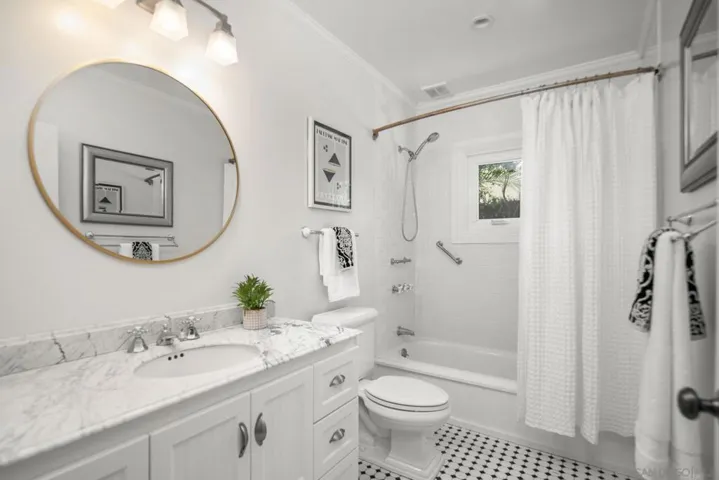2710 Chatsworth Blvd, San Diego, California 92106