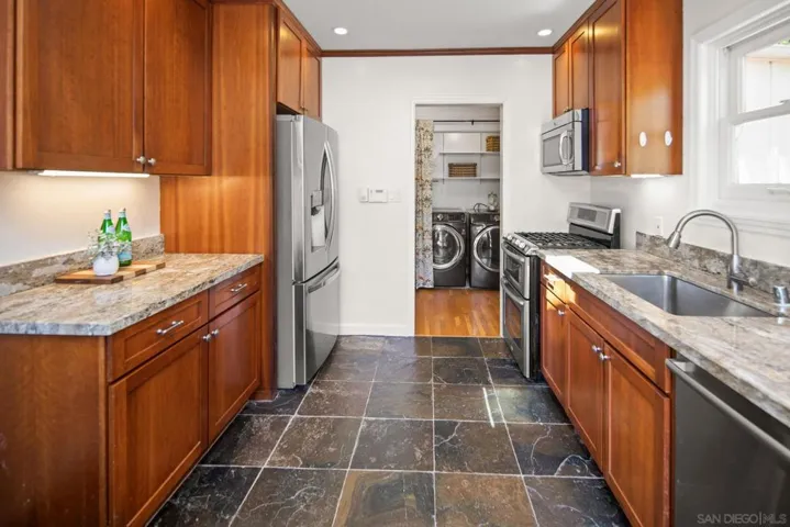 2710 Chatsworth Blvd, San Diego, California 92106