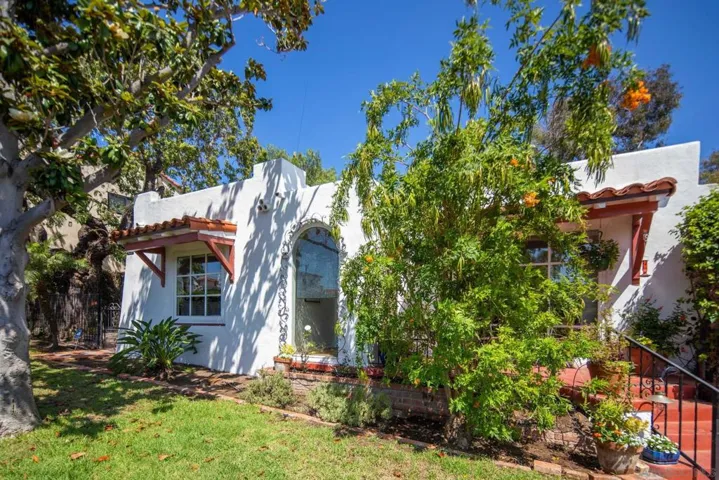 2710 Chatsworth Blvd, San Diego, California 92106