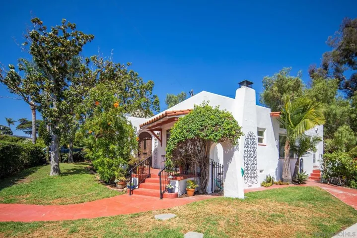 2710 Chatsworth Blvd, San Diego, California 92106