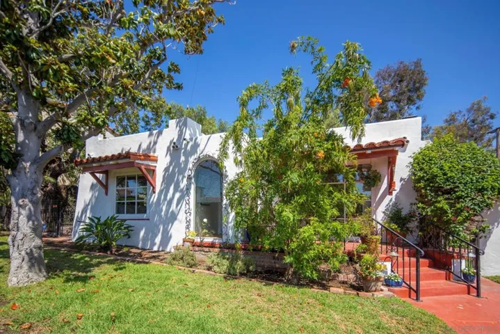 2710 Chatsworth Blvd, San Diego, California 92106