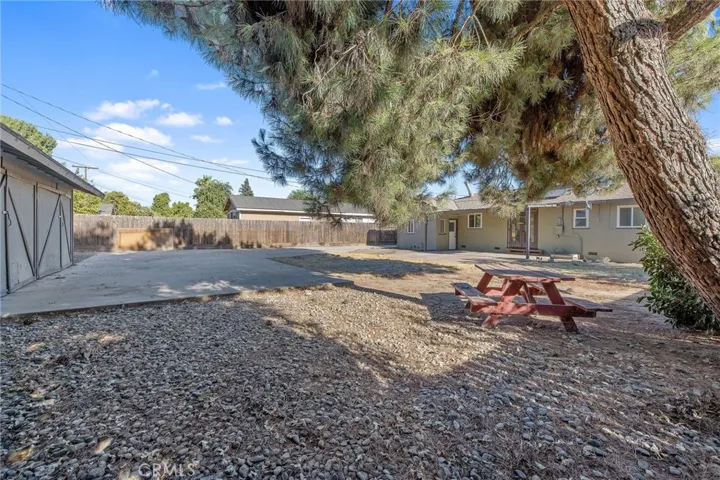 700 W Paradise Avenue, Visalia, California 93277