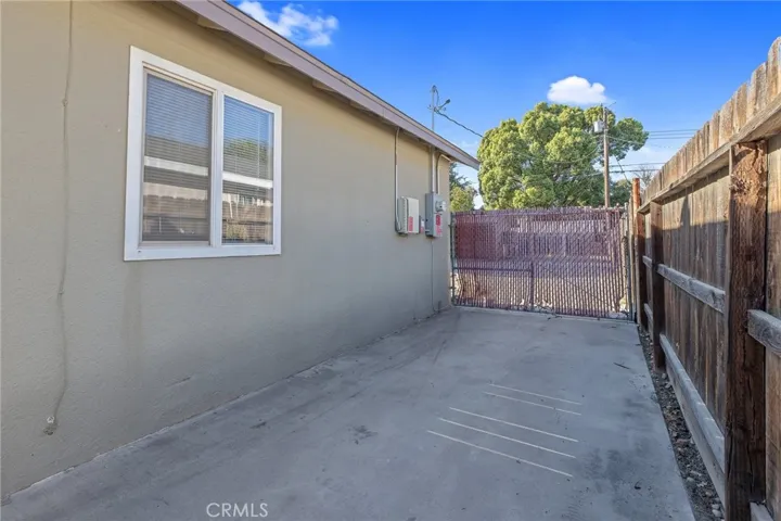 700 W Paradise Avenue, Visalia, California 93277