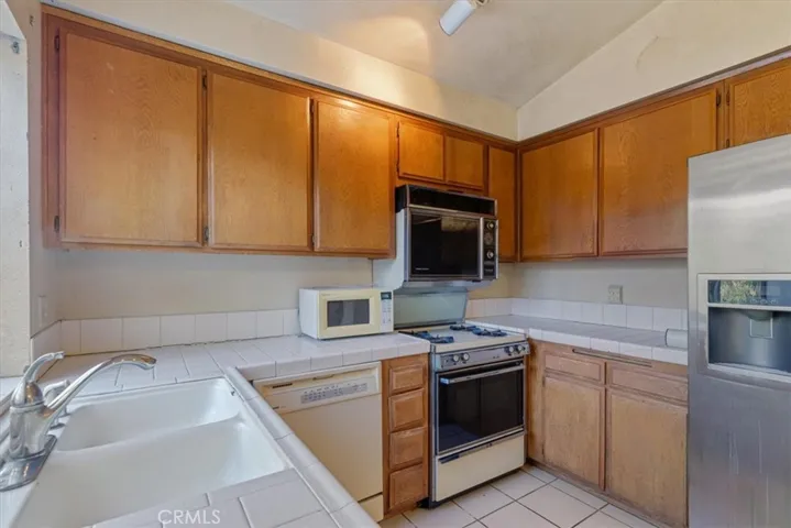 2026 Cape Cod Lane, Palmdale, California 93550