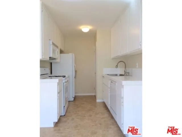 943 9th Street 10, Santa Monica, California 90403