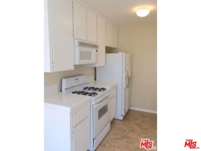 943 9th Street 10, Santa Monica, California 90403
