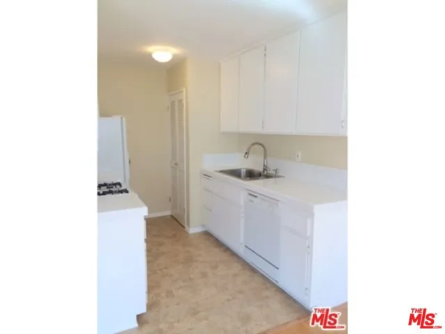 943 9th Street 10, Santa Monica, California 90403