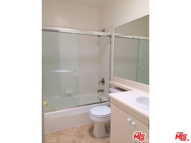 943 9th Street 10, Santa Monica, California 90403
