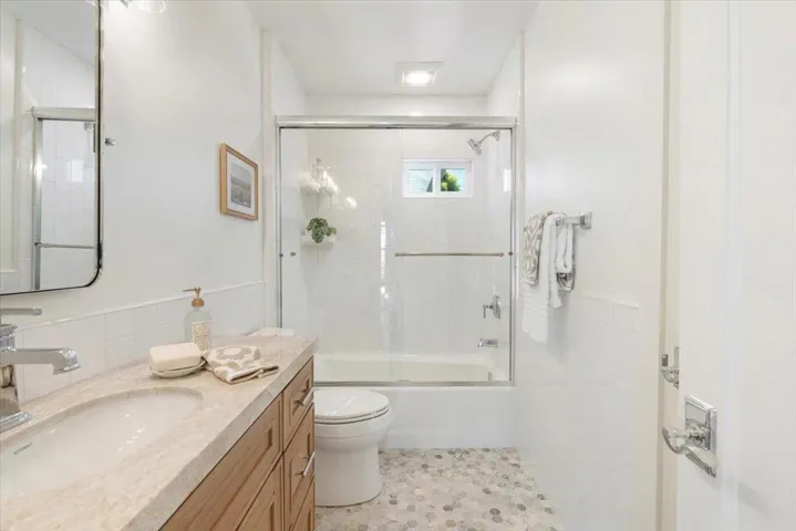 1133 Del Monte Boulevard, Pacific Grove, California 93950